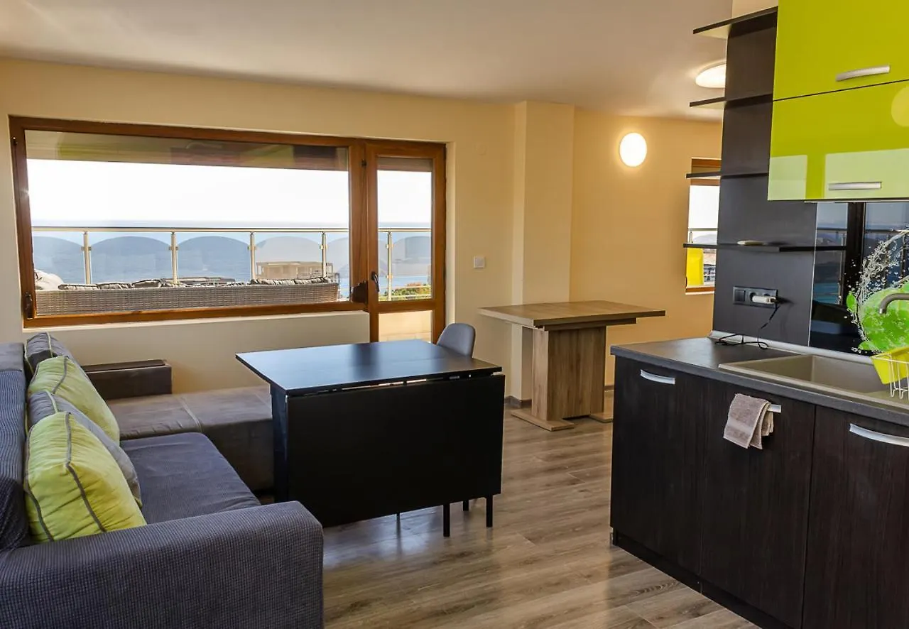 Spacious 3Bd Flat With Large Terrace & Sea View By Flat Mаnager Varna Appartement