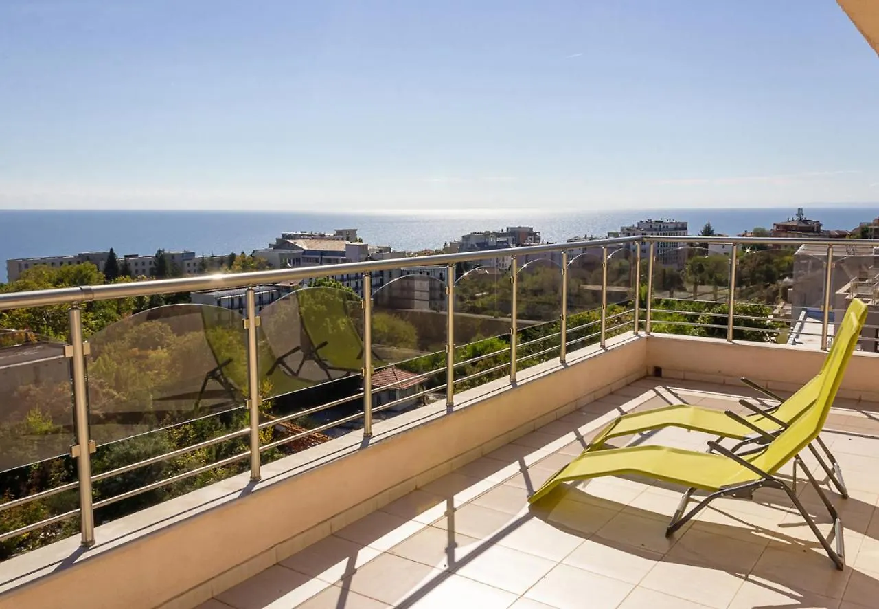 Spacious 3Bd Flat With Large Terrace & Sea View By Flat Mаnager Varna Appartement